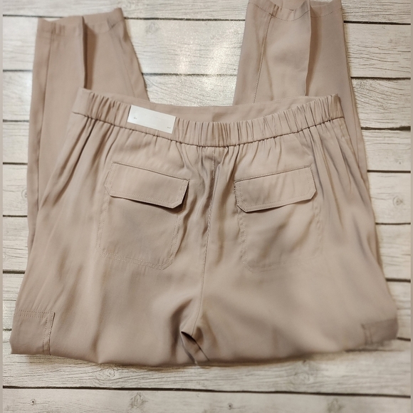 NWT Pull-On Relaxed Cargo Ankle Pant Dusty Taupe Zippered Thigh Pockets Sz 12R - Picture 11 of 12